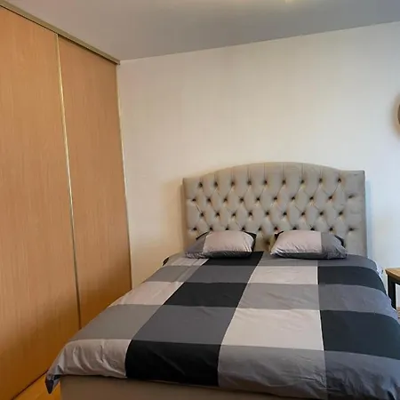 アパート Central Family Apartment ヴァルミエラ
